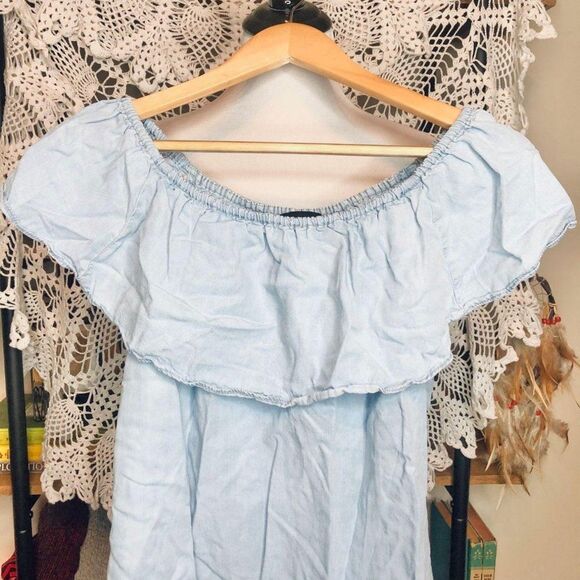 Sanctuary‎ Blue Off The Shoulder Ruffle Top Chambray Blouse XS - Picture 3 of 4